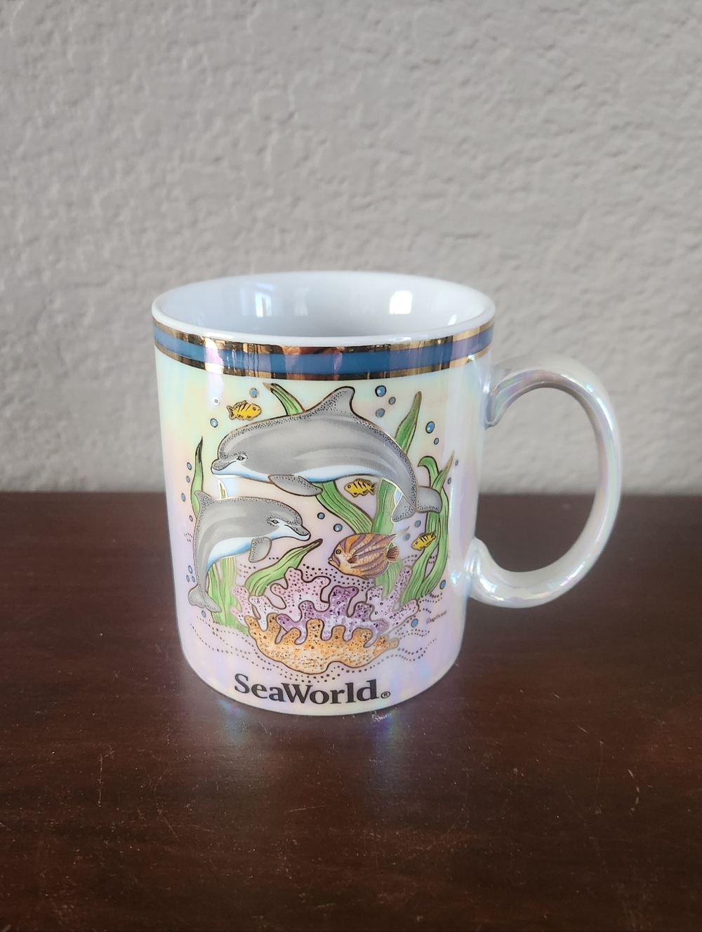 Sea World 🐬 Vintage Dolphin Irridescent Coffee Mug EUC $18
